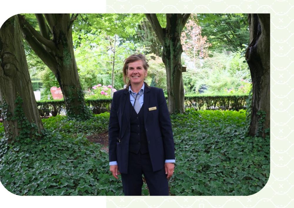 Petra voor het groen op Zorgvlied