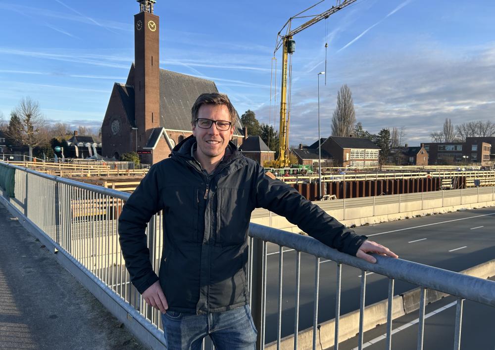 Tom Brons voor de werkzaamheden aan de A9 bij de Annakerk