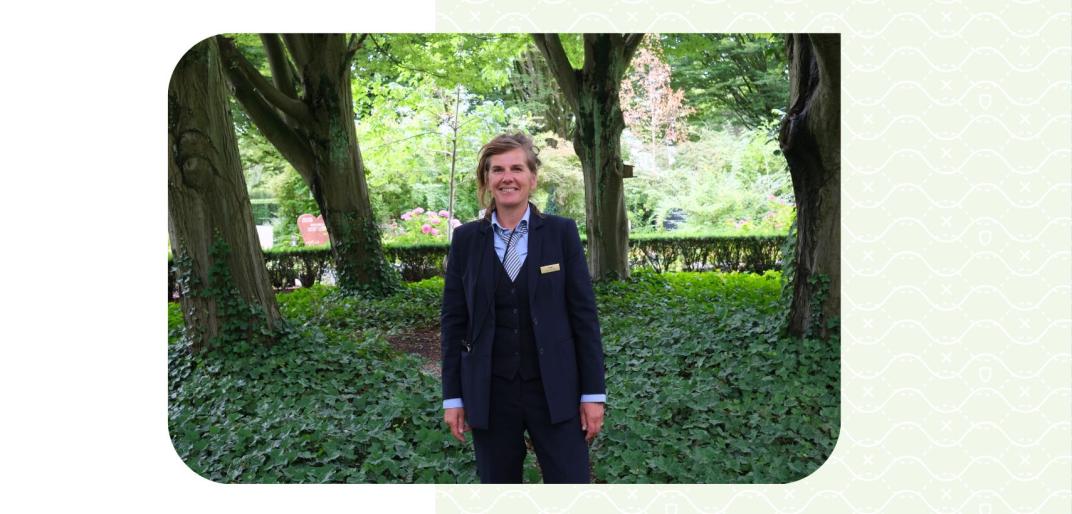 Petra voor het groen op Zorgvlied