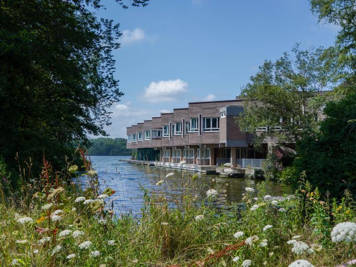 Raadhuis aan het water