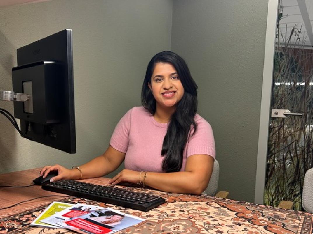 Madhavi in de bespreekkamer